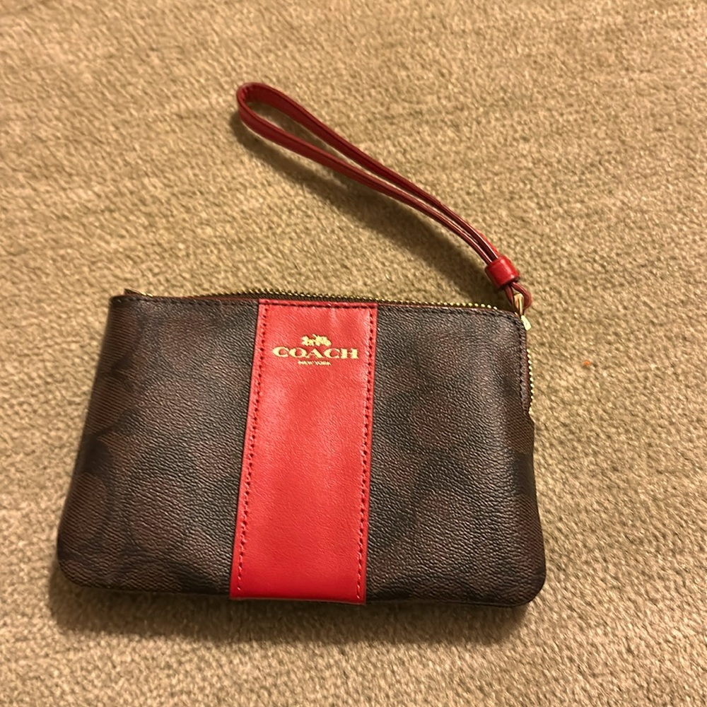 Coach wristlet.  Like new.